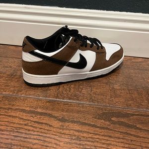 Nike SB Low Dunk White Black Trail End Brown